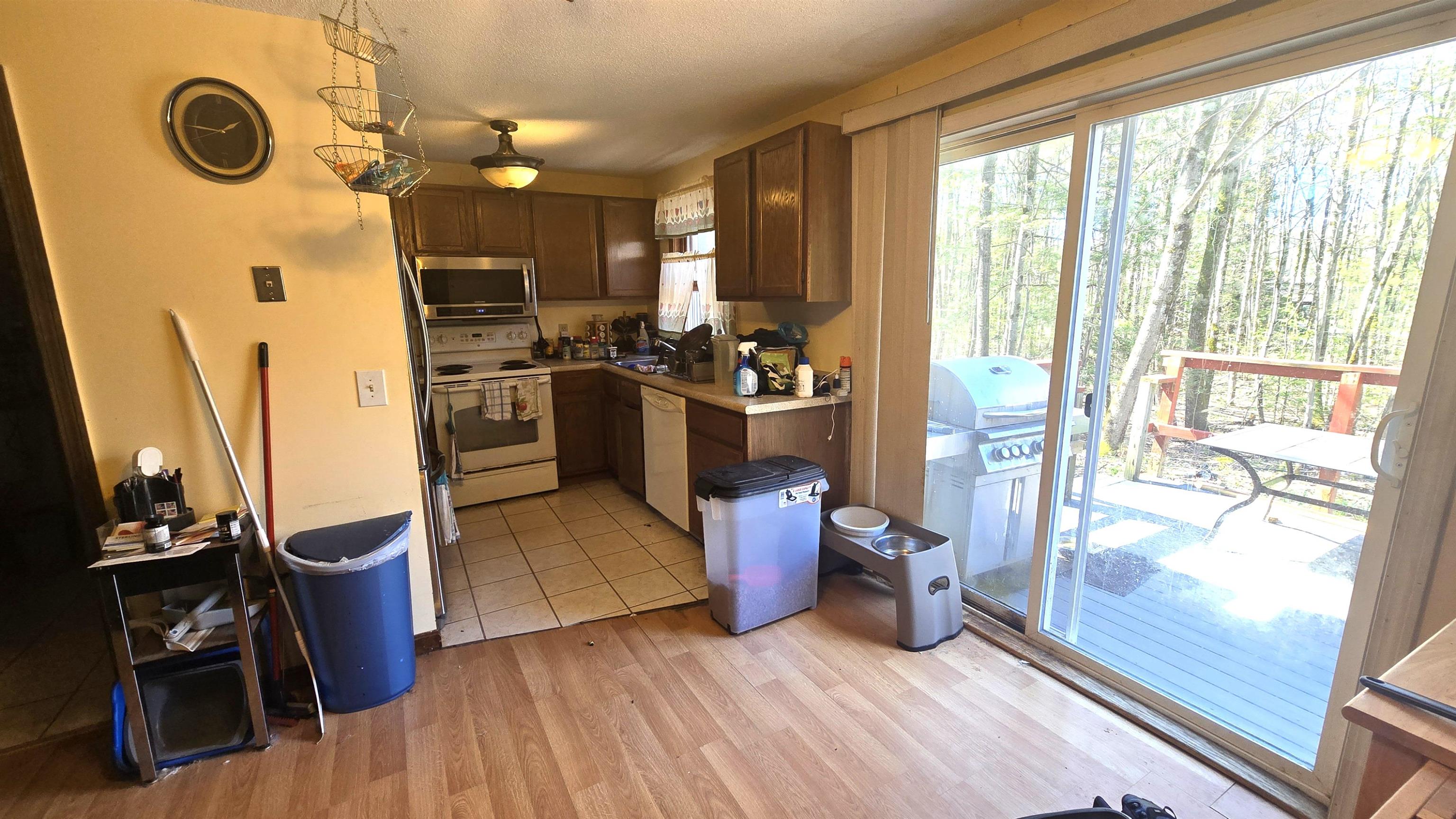 39 Fieldstone Circle Weare, NH 03281 - Photo 6 of 27