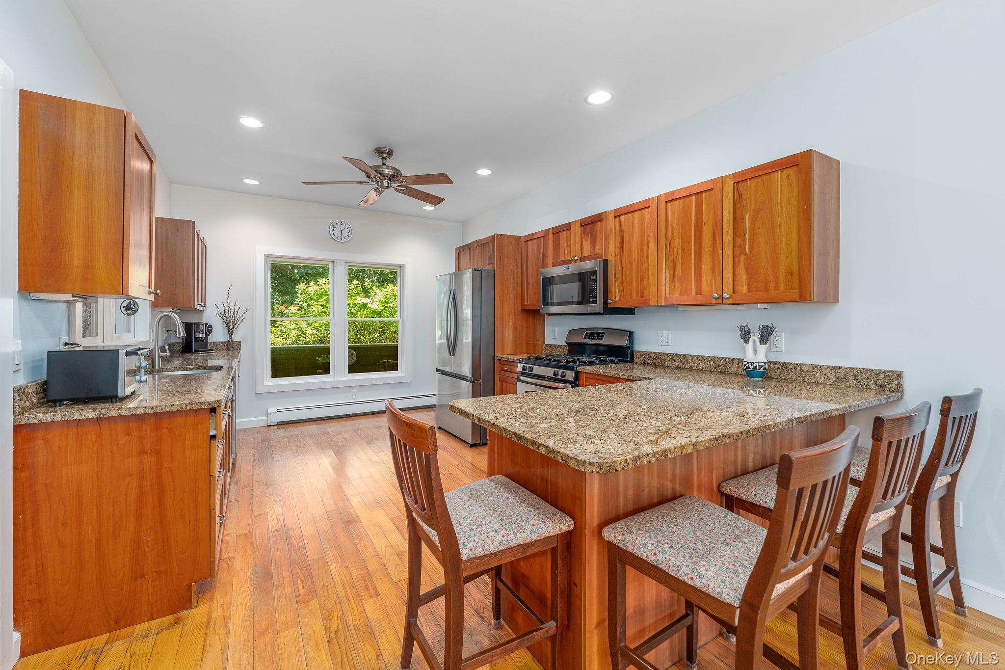 4408 Old North Road Southold, NY 11971 - Photo 7 of 36