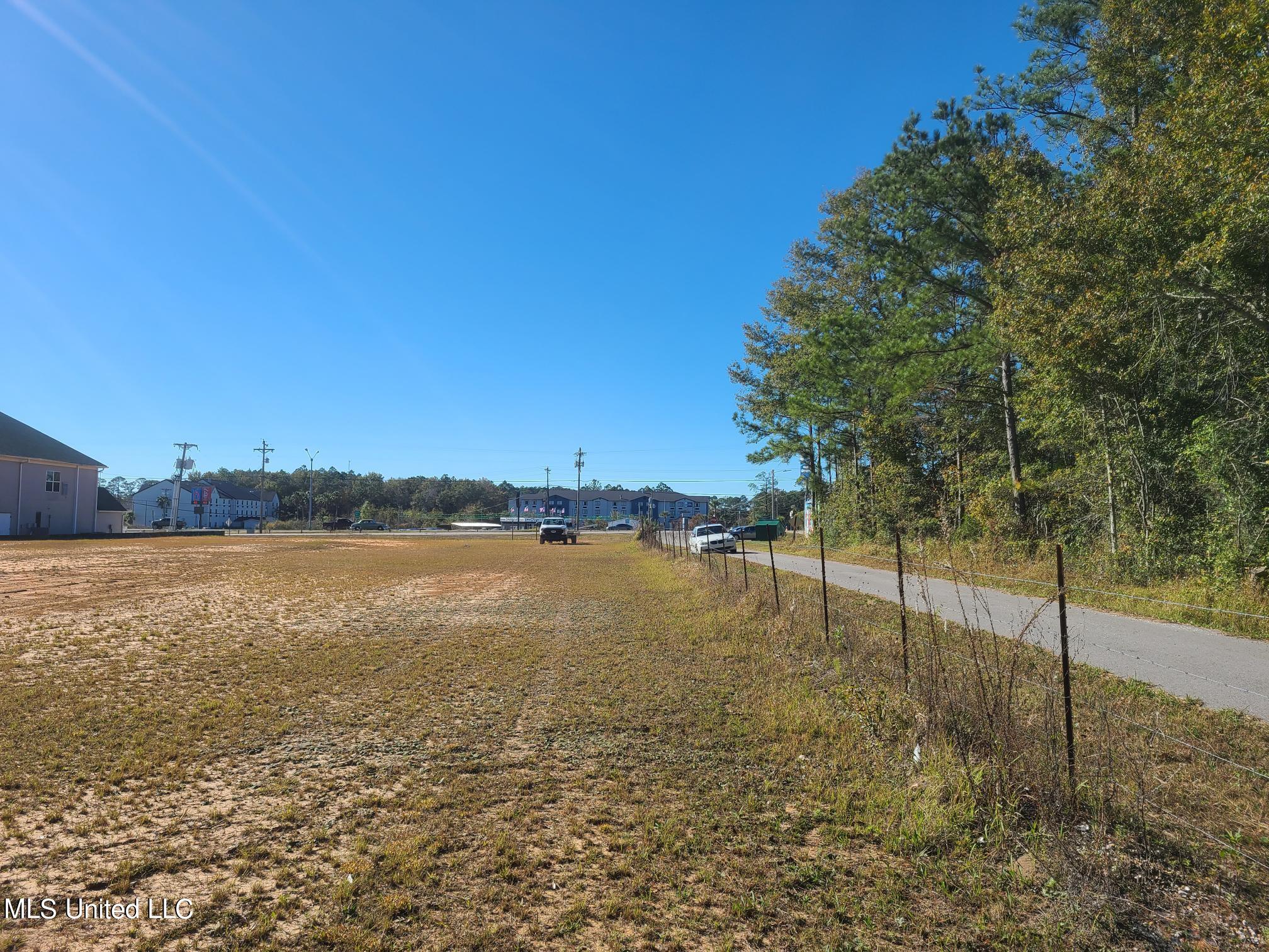 13995 Sam Seymour Road Ocean Springs, MS 39565 - Photo 16 of 24 Photo6