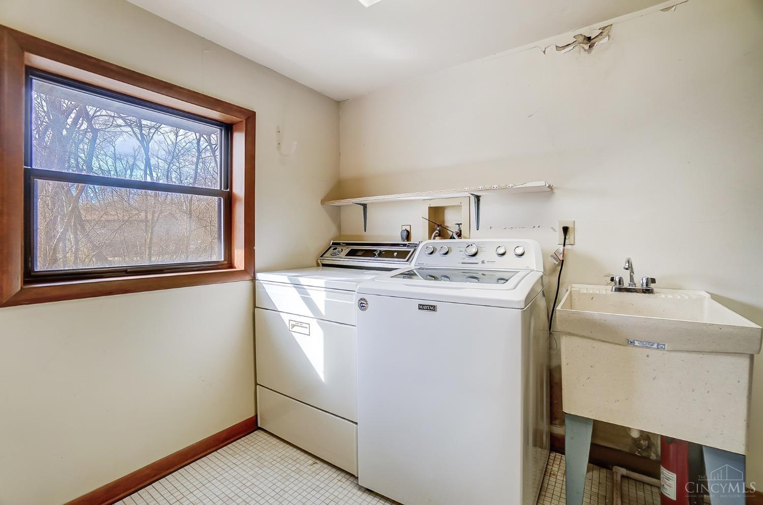 2923 Kleeman Road Cincinnati, OH 45211 - Photo 28 of 36