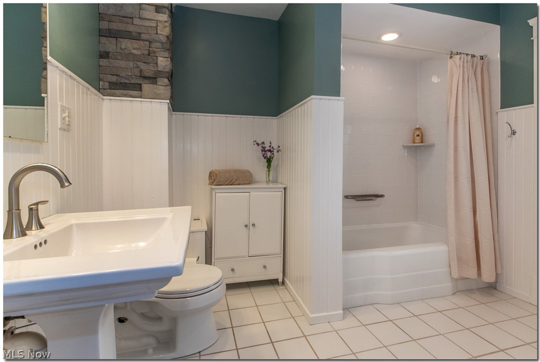 2645 Shaker Road Cleveland Heights, OH 44118 - Photo 23 of 35