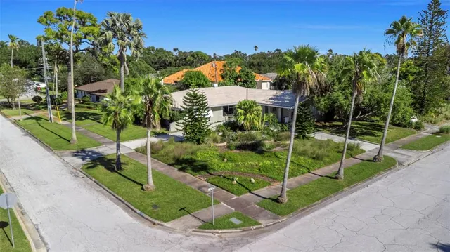 $947,000 | 109 Ponce De Leon Boulevard, Belleair, FL 33756