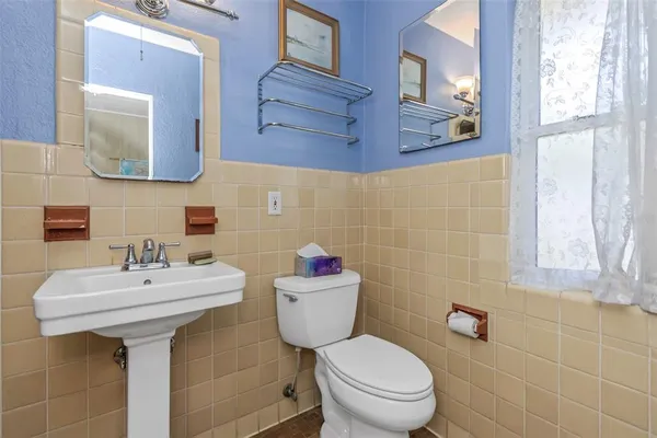 $839,000 | 109 Ponce De Leon Boulevard, Belleair, FL 33756