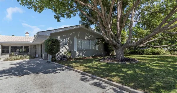 $839,000 | 109 Ponce De Leon Boulevard, Belleair, FL 33756