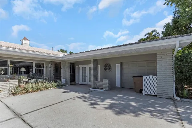 $947,000 | 109 Ponce De Leon Boulevard, Belleair, FL 33756