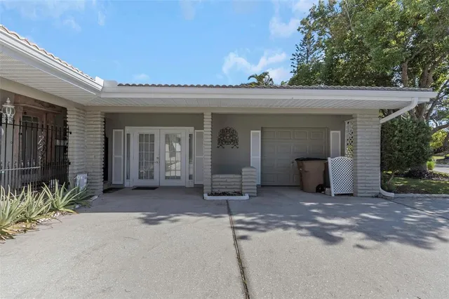 $947,000 | 109 Ponce De Leon Boulevard, Belleair, FL 33756