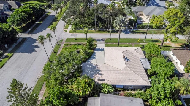 $947,000 | 109 Ponce De Leon Boulevard, Belleair, FL 33756