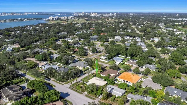 $947,000 | 109 Ponce De Leon Boulevard, Belleair, FL 33756