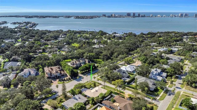 $947,000 | 109 Ponce De Leon Boulevard, Belleair, FL 33756