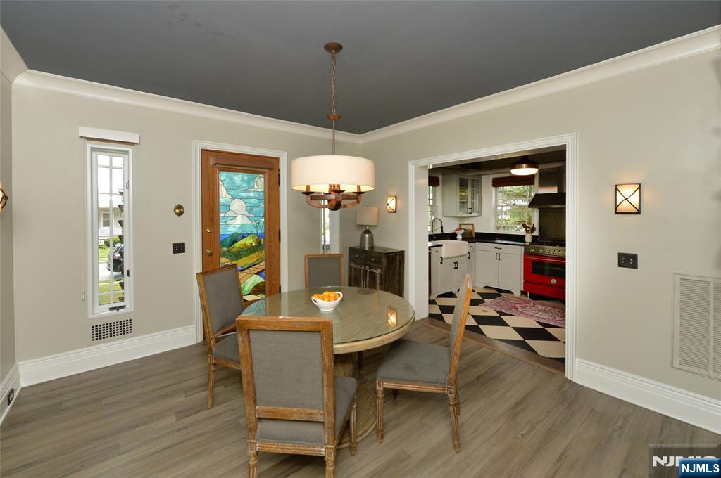 429 Sterling Place Ridgewood, NJ 07450 - Photo 5 of 30