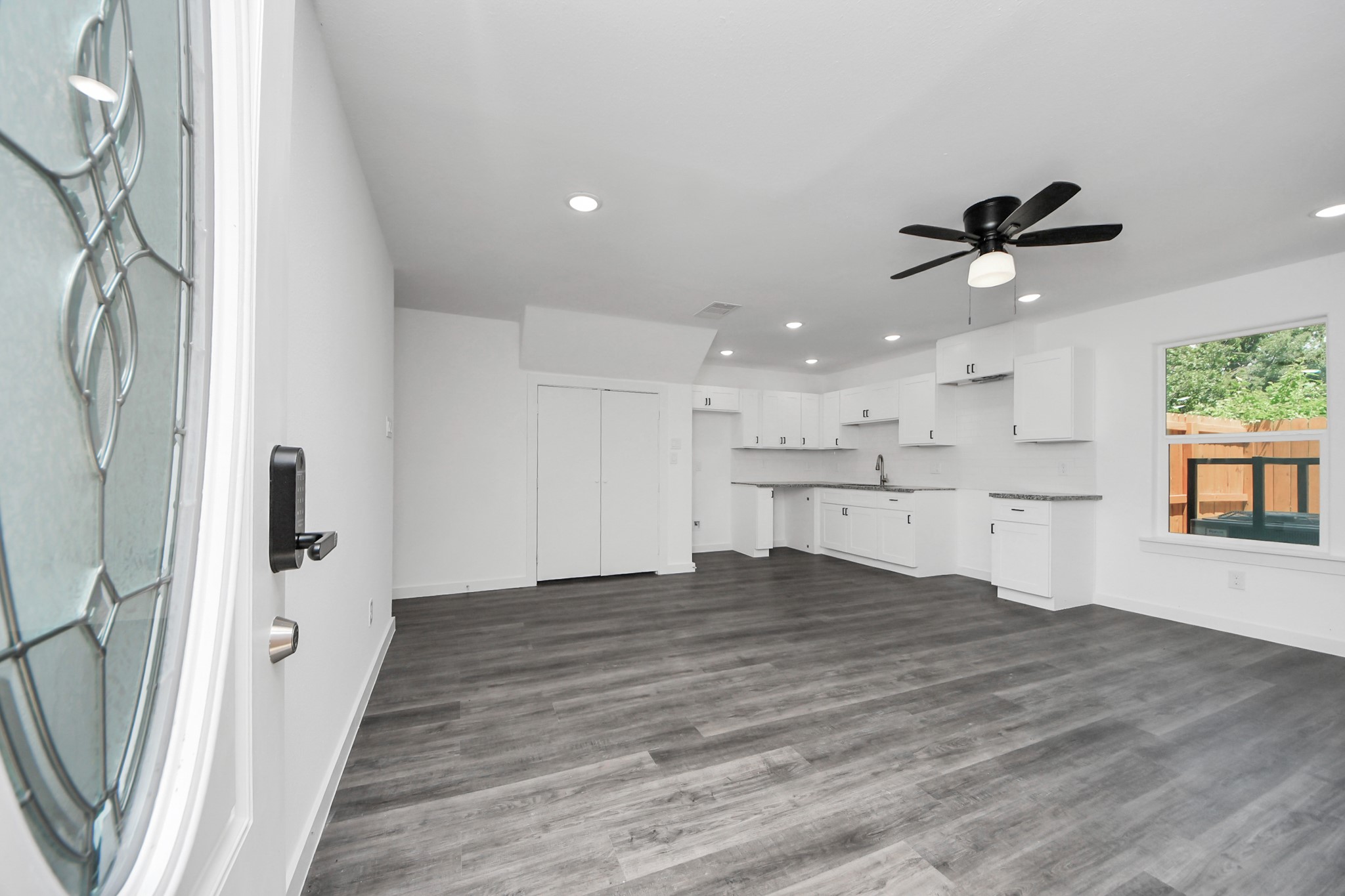 2322 Wavell Street, Unit B Houston, TX 77088 - Photo 4 of 24