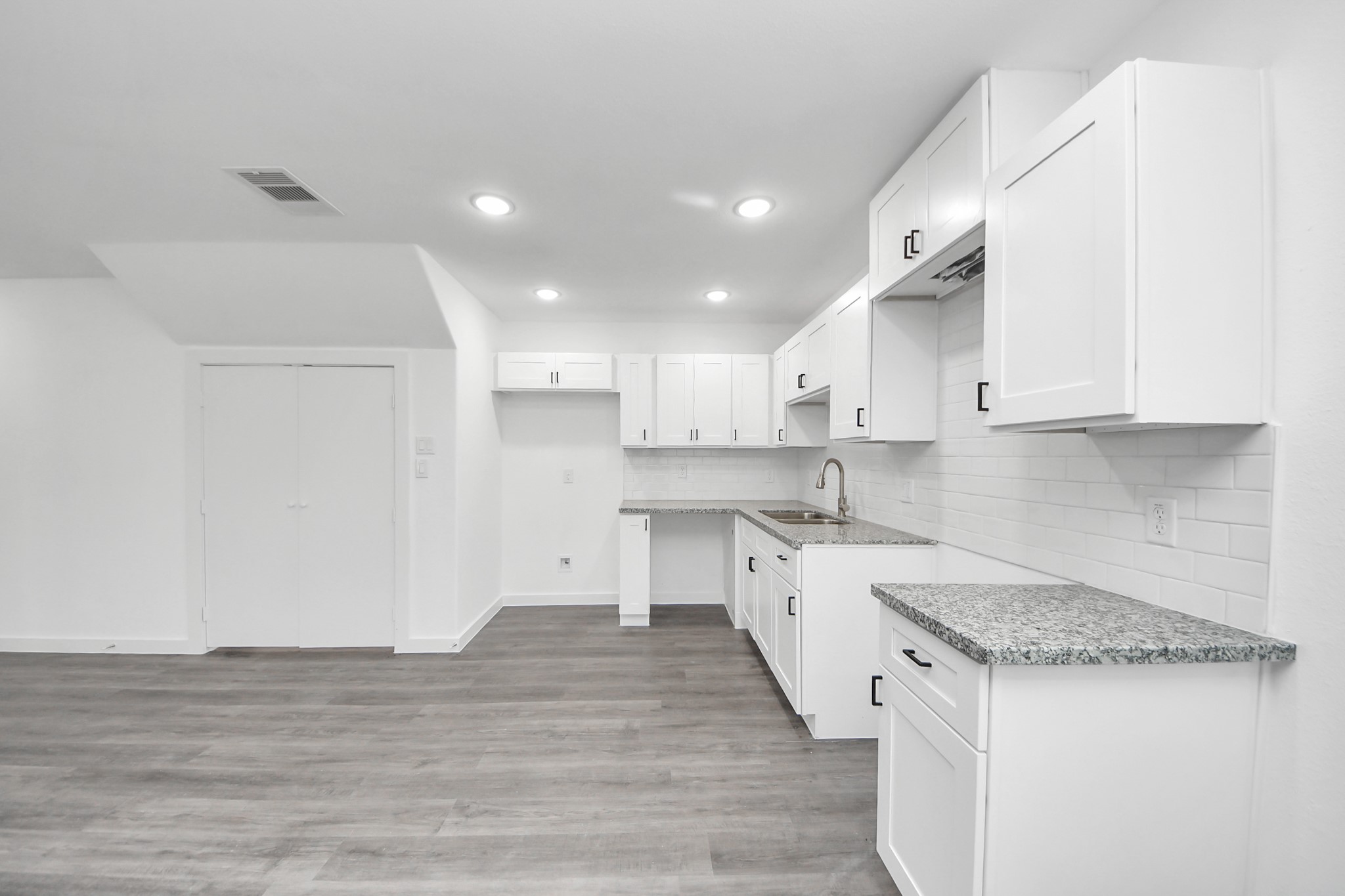 2322 Wavell Street, Unit B Houston, TX 77088 - Photo 6 of 24