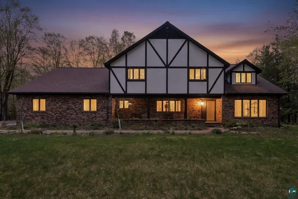 $574,900 | 2213 Maple Lane, Ashland, WI 54806