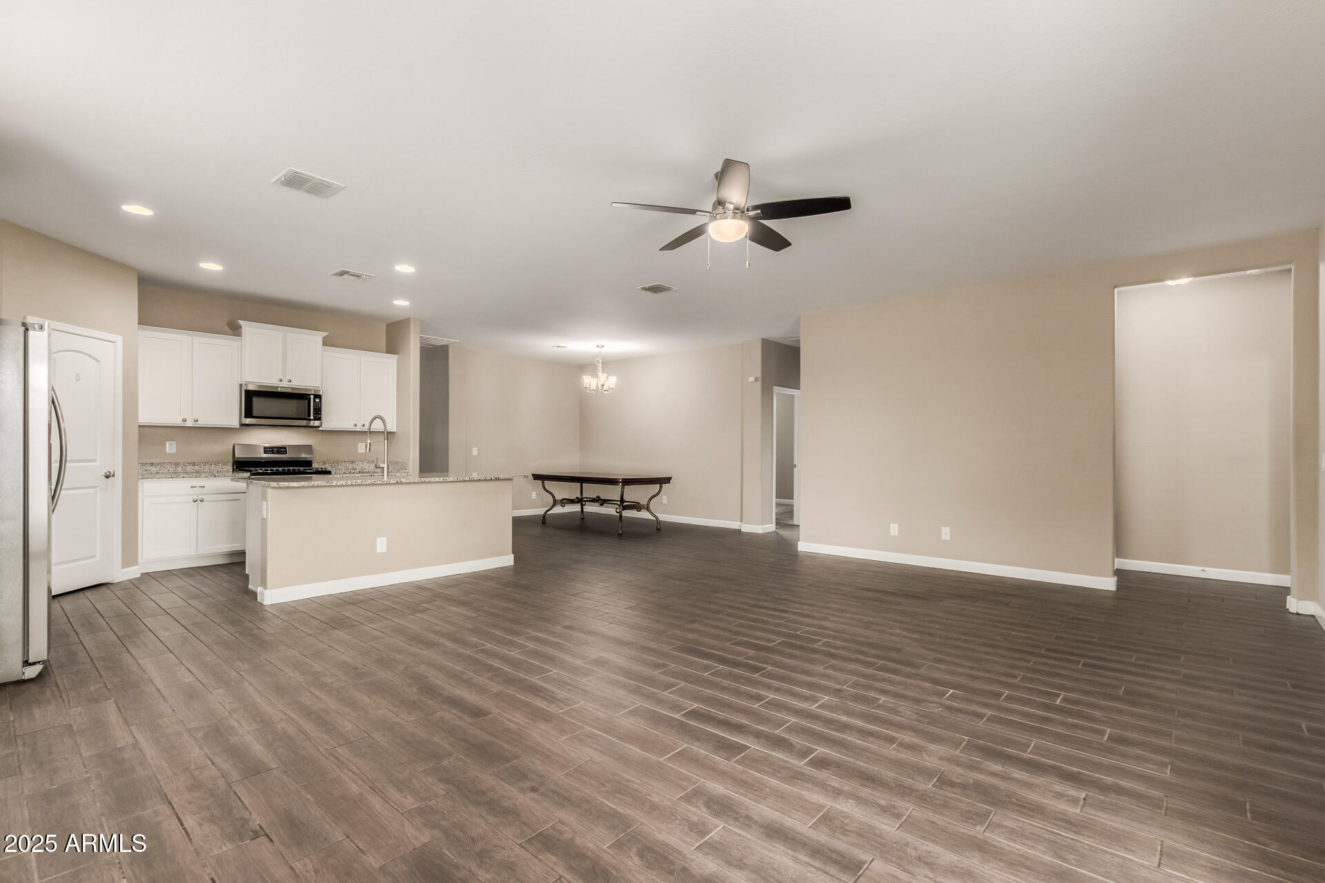 13530 West Briles Road Peoria, AZ 85383 - Photo 13 of 43 10 Briles