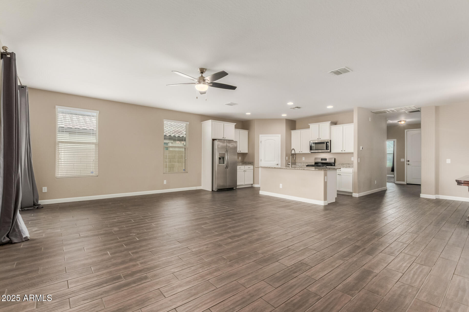 13530 West Briles Road Peoria, AZ 85383 - Photo 9 of 43 08 Briles