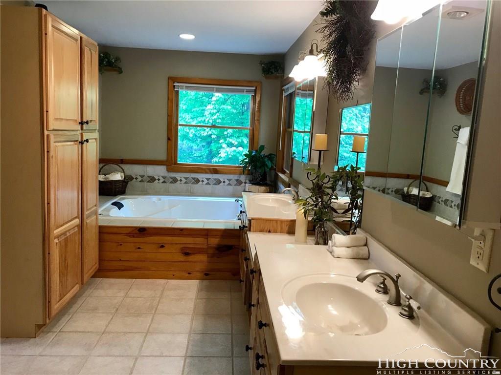 151 Raintree Lane Banner Elk, NC 28604 - Photo 17 of 30 Gallery Image 17