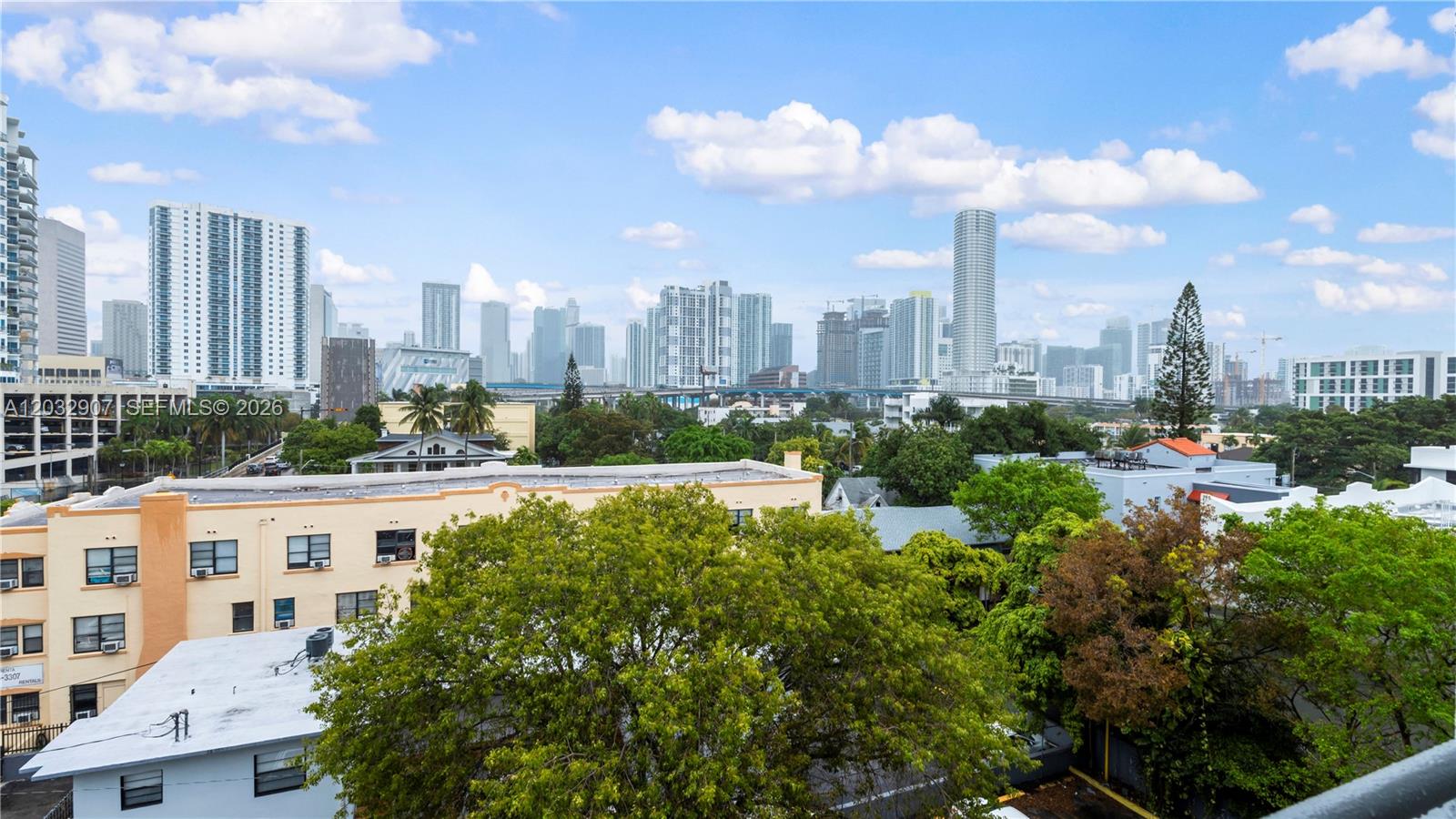 546 Southwest 1st Street, Unit 603 Miami, FL 33130 - Photo 10 of 14