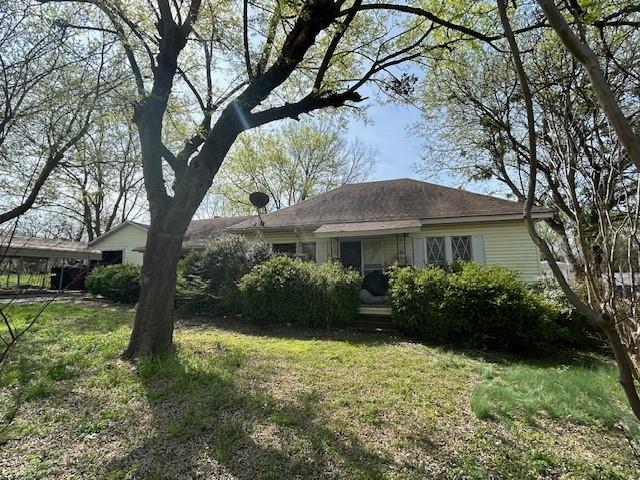 507 West Locust Street Whitewright, TX 75491 - Photo 2 of 16