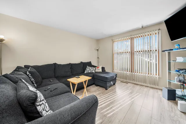 $320,000 | 2937 Kathleen Lane, Flossmoor, IL 60422