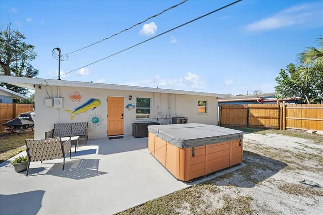 $325,000 | 1909 27th Street West, Bradenton, FL 34205