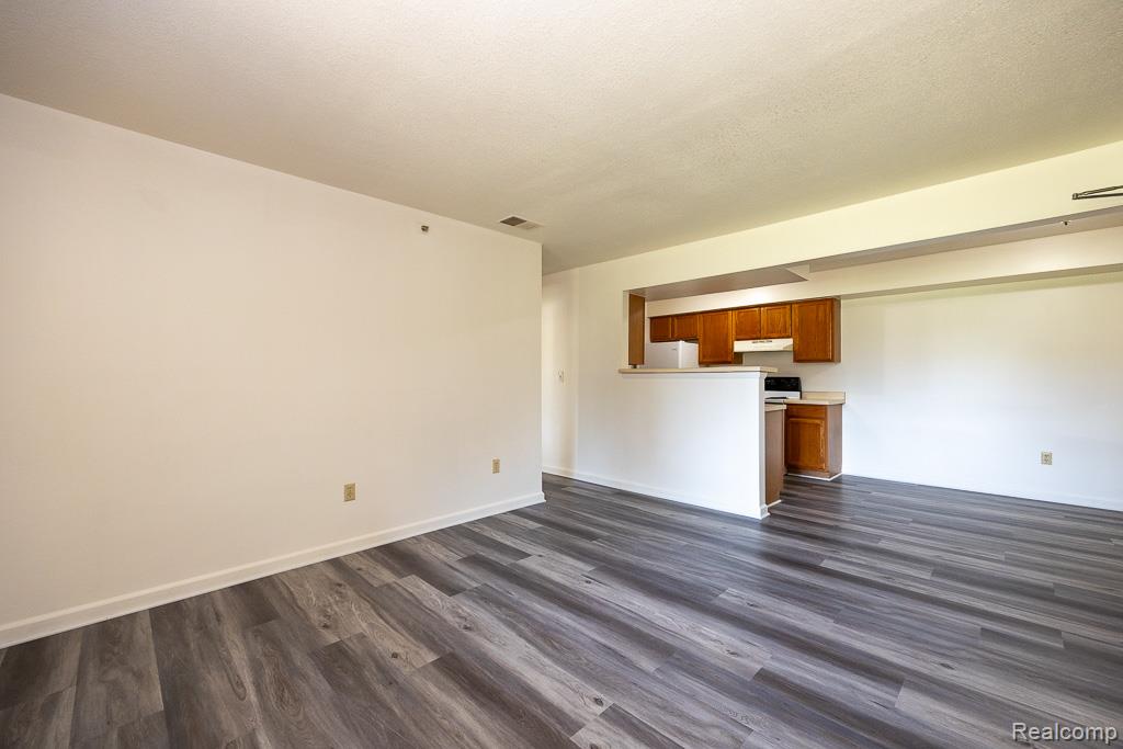 35330 Van Born Road, Unit 101 Wayne, MI 48184 - Photo 5 of 20