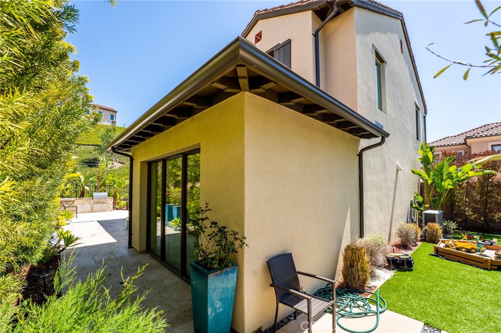 218 Oceano Irvine, CA 92602 - Photo 11 of 56