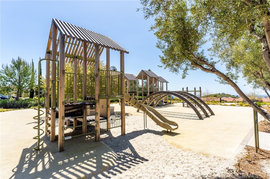 218 Oceano Irvine, CA 92602 - Photo 25 of 56