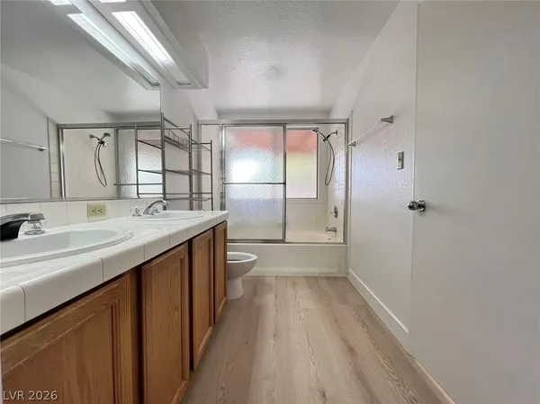 $1,950 | 10001 Dove Ridge Drive, Las Vegas, NV 89117