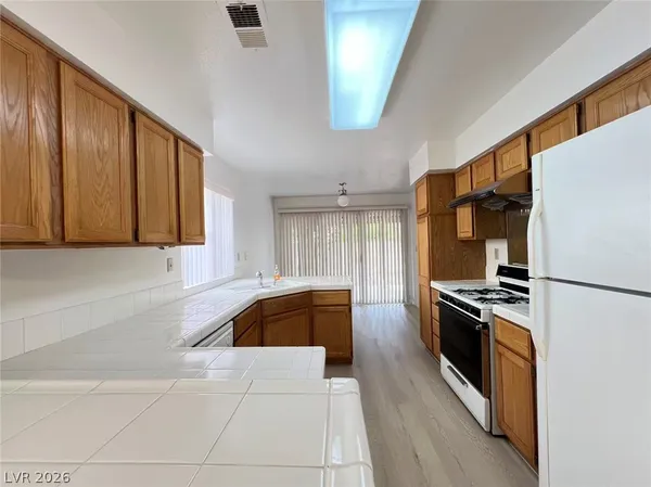 $1,950 | 10001 Dove Ridge Drive, Las Vegas, NV 89117