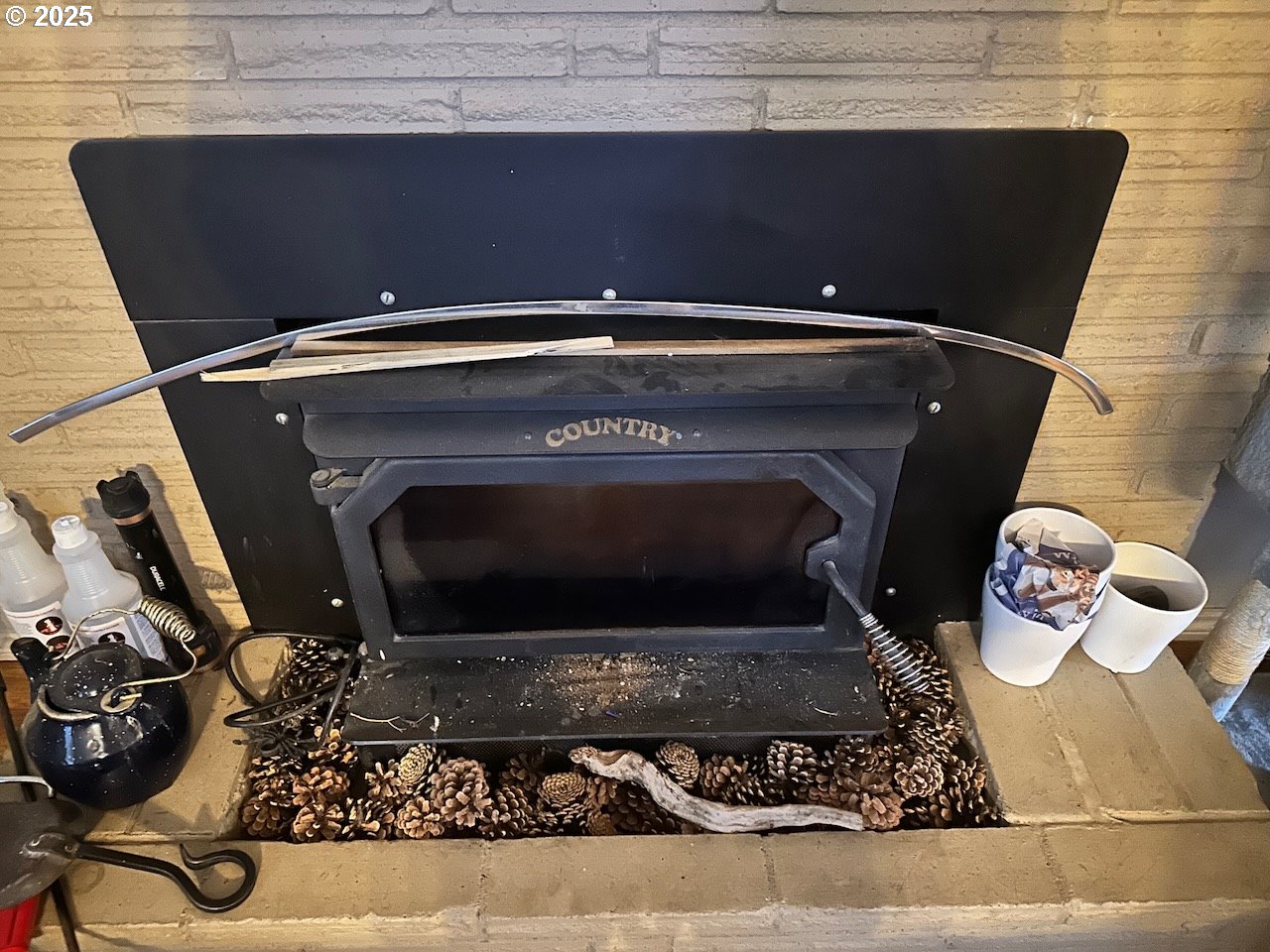 1333 Mill Street Springfield, OR 97477 - Photo 8 of 21 a stove top oven sitting inside of a kitchen