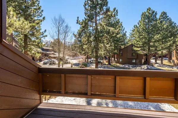 $655,000 | 2 Arrowhead Drive, Unit 14, Mammoth Lakes, CA 93546