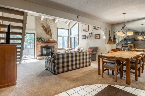 $655,000 | 2 Arrowhead Drive, Unit 14, Mammoth Lakes, CA 93546