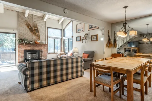 $655,000 | 2 Arrowhead Drive, Unit 14, Mammoth Lakes, CA 93546