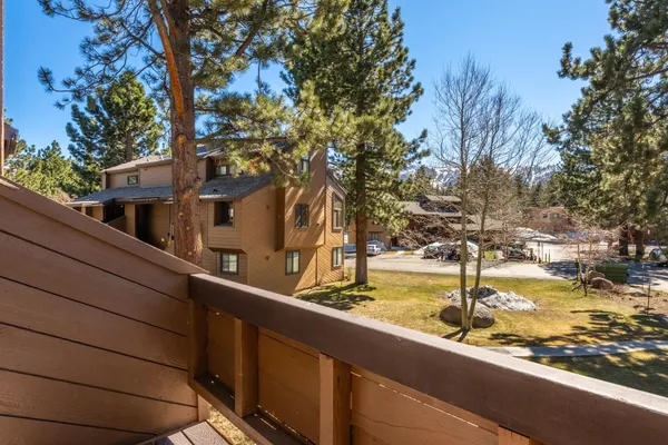 $655,000 | 2 Arrowhead Drive, Unit 14, Mammoth Lakes, CA 93546