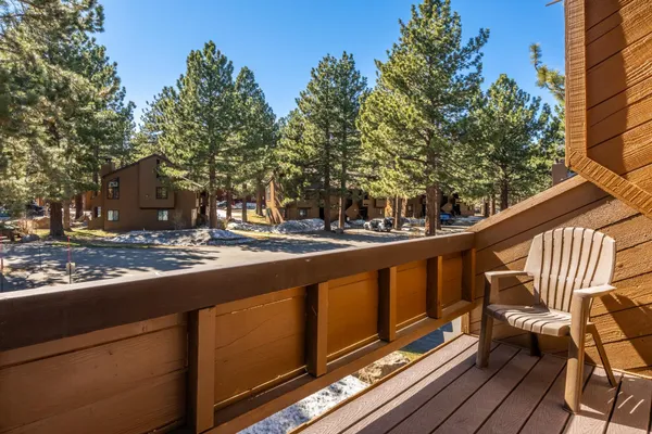 $655,000 | 2 Arrowhead Drive, Unit 14, Mammoth Lakes, CA 93546