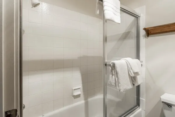 $655,000 | 2 Arrowhead Drive, Unit 14, Mammoth Lakes, CA 93546