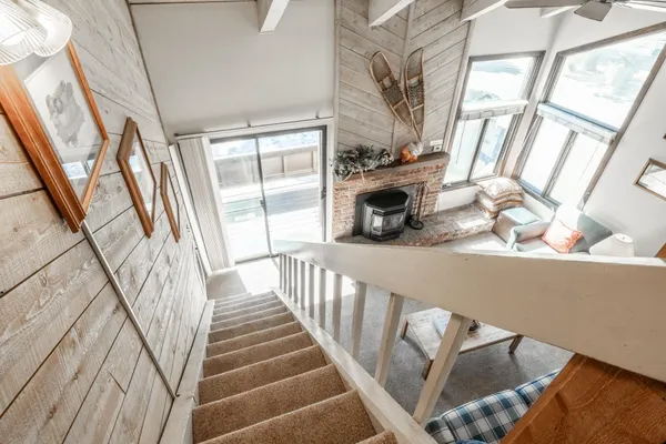 $655,000 | 2 Arrowhead Drive, Unit 14, Mammoth Lakes, CA 93546