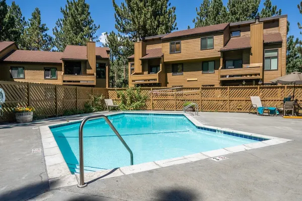 $655,000 | 2 Arrowhead Drive, Unit 14, Mammoth Lakes, CA 93546