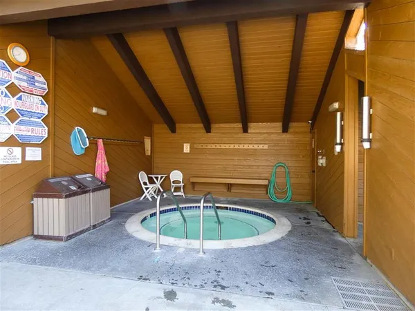 $655,000 | 2 Arrowhead Drive, Unit 14, Mammoth Lakes, CA 93546