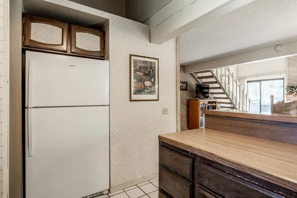 $655,000 | 2 Arrowhead Drive, Unit 14, Mammoth Lakes, CA 93546