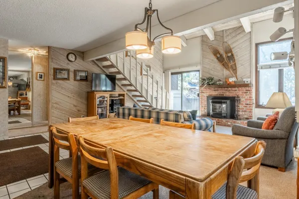 $655,000 | 2 Arrowhead Drive, Unit 14, Mammoth Lakes, CA 93546