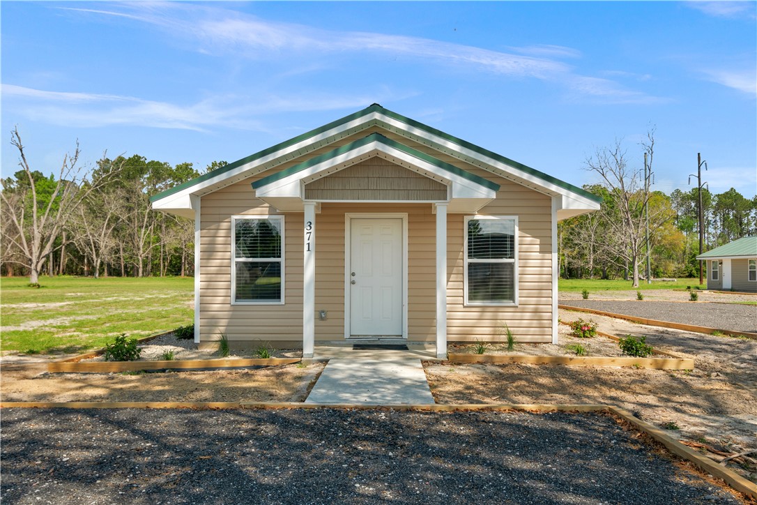 371 Cherokee Avenue Waycross, GA 31501 - Photo 1 of 23