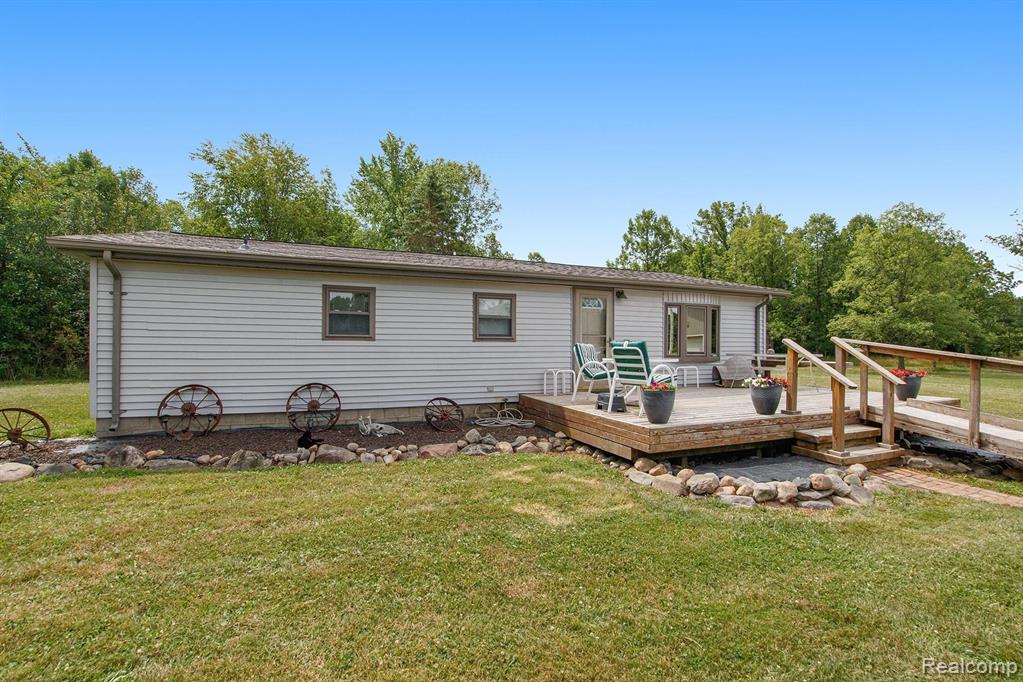 9301 Bryce Road Avoca, MI 48006 - Photo 3 of 43