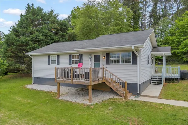 $194,000 | 126 Little Choestoea Road, Westminster, SC 29693