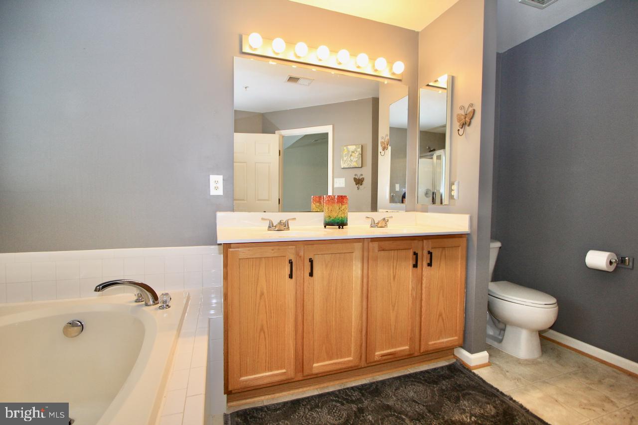 17630 Basalt Way Hagerstown, MD 21740 - Photo 11 of 20 Master Bath