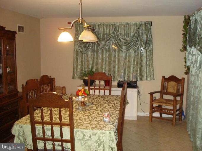 12907 Moray Road Silver Spring, MD 20906 - Photo 5 of 10 Dining Room