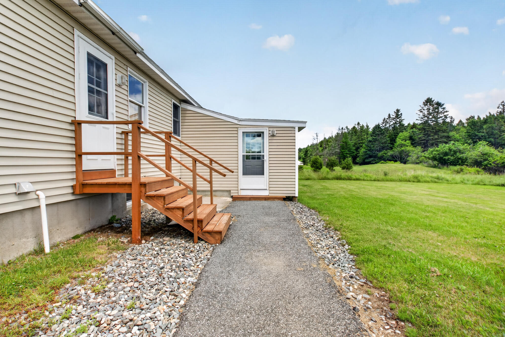 25 Hadley Lake Road Machias, ME 04654 - Photo 22 of 36 25 Hadley Lake Road Interior2-15