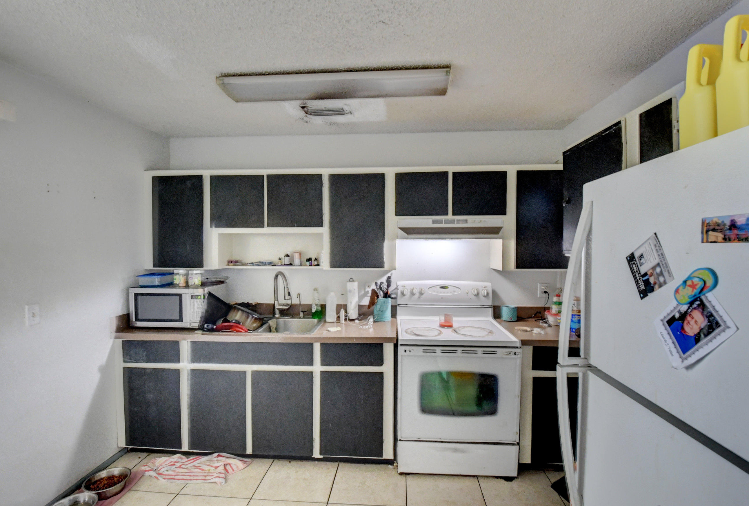 4466 Steven Rd Lake Lake Worth, FL 33461 - Photo 4 of 23 Kitchen 4466