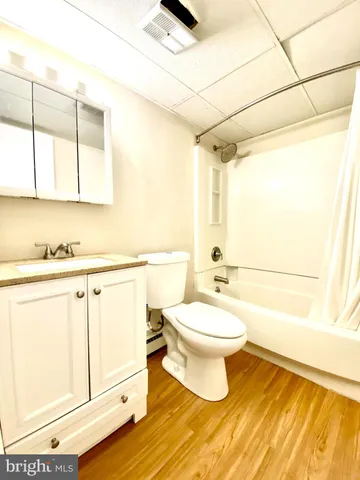 a view of utility room with washer and dryer