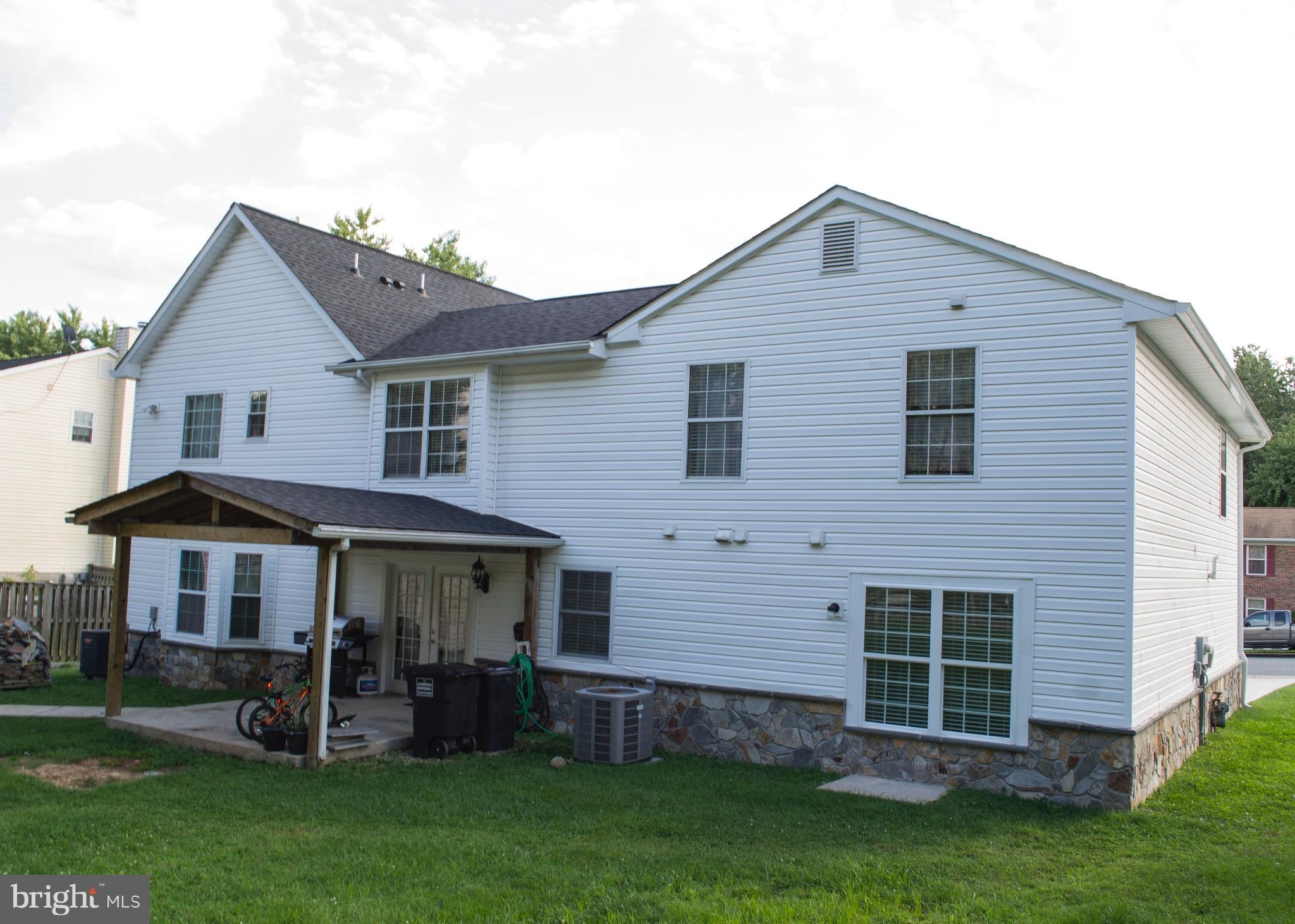 Exterior (Rear)